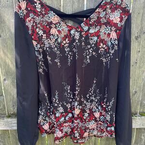 Navy and floral maurices top